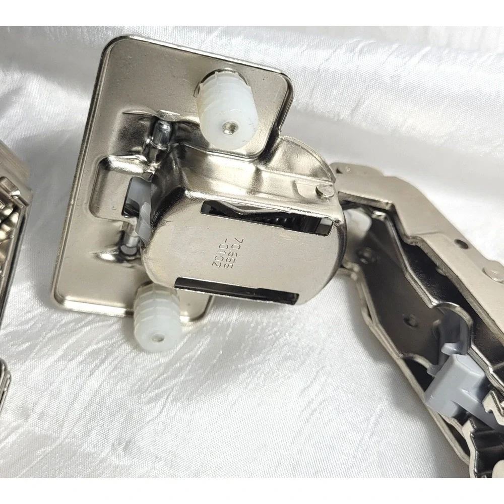 4 Count Blum Clip Top 170° Full Overlay European Cabinet Hinges 70655